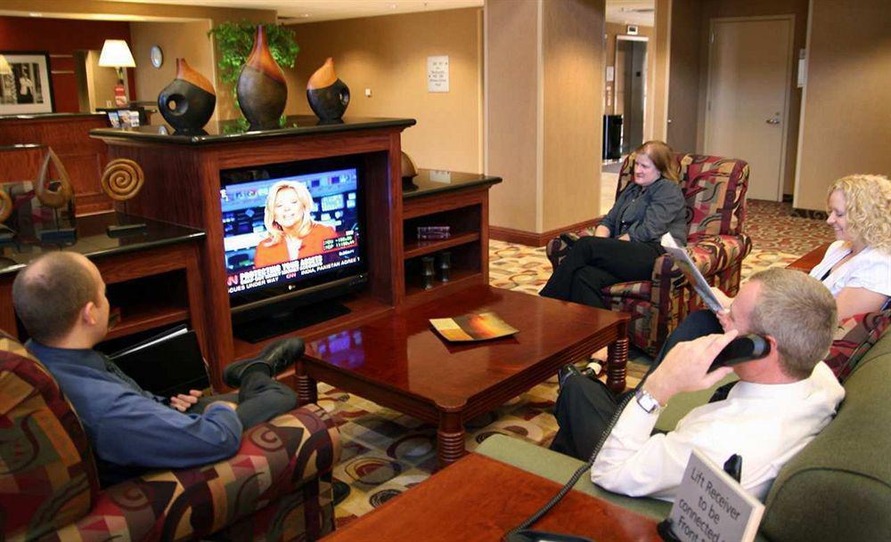 Hampton Inn & Suites Bloomington-Normal Interior photo