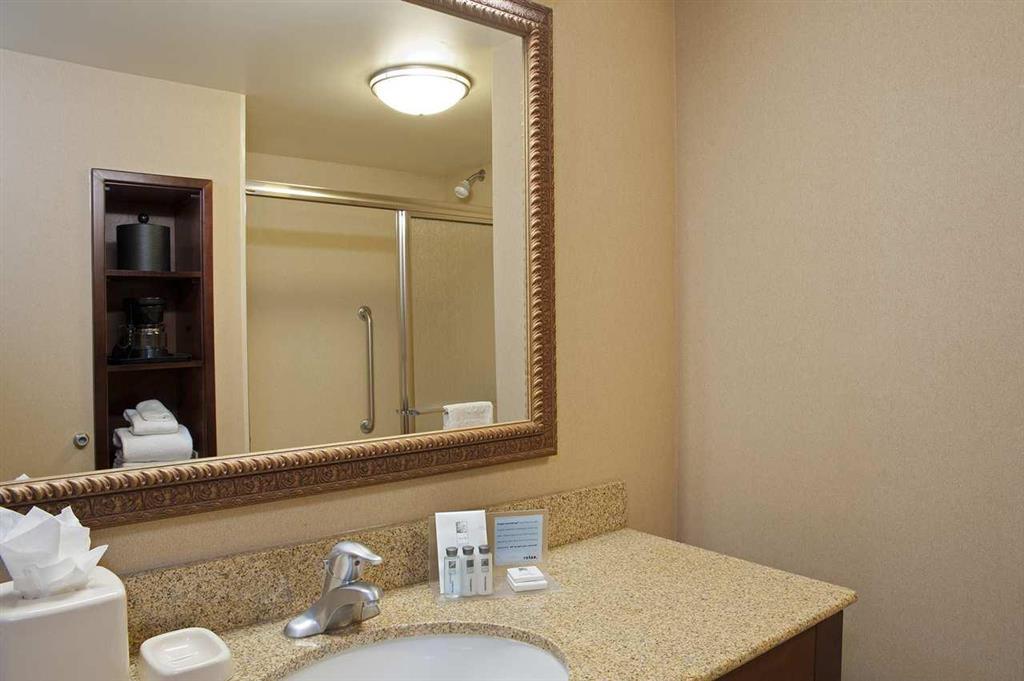 Hampton Inn & Suites Bloomington-Normal Room photo